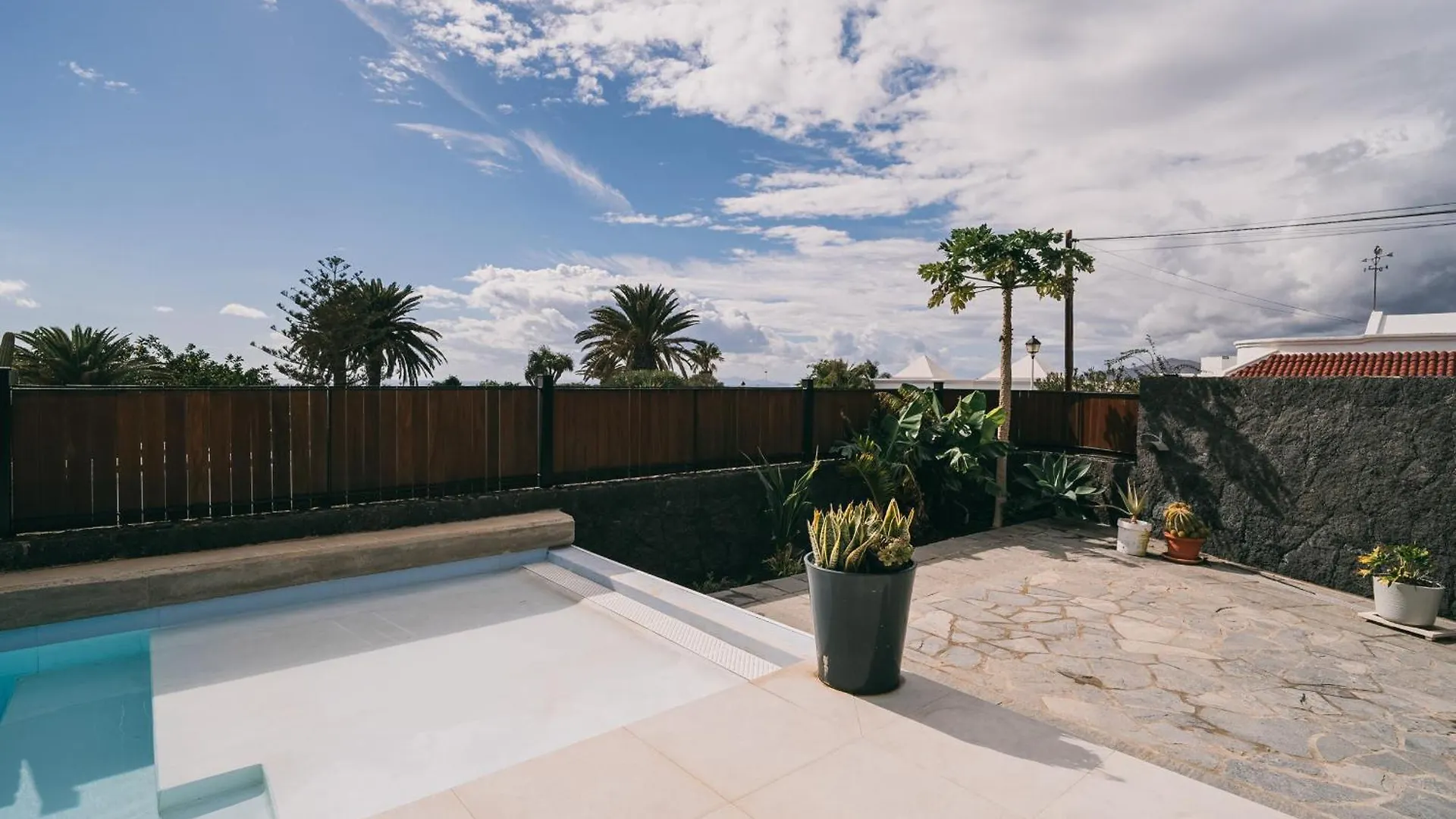 Vv Villa Omara By Hh Puerto del Carmen